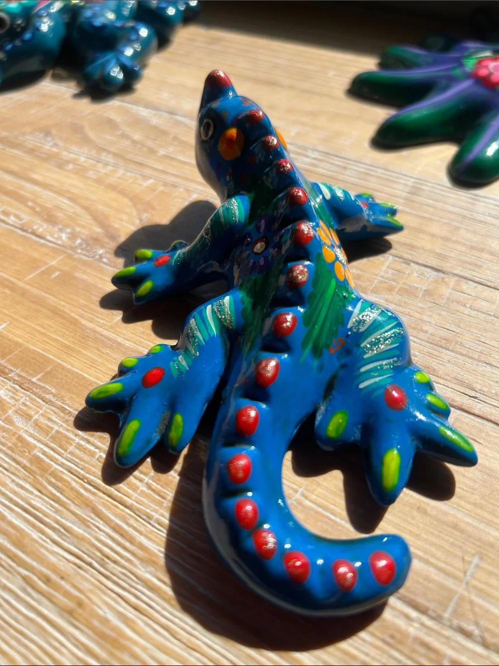 Hand-Painted Mexican Talavera Pottery Gecko Figurine.